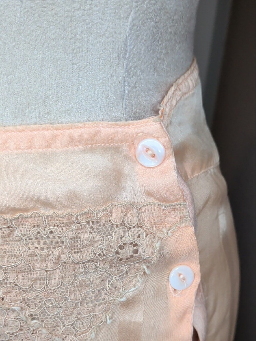 Antique 1920s 30s Silk Tap Pants Peach French Knickers Side Button Art Deco - Picture 6 of 16